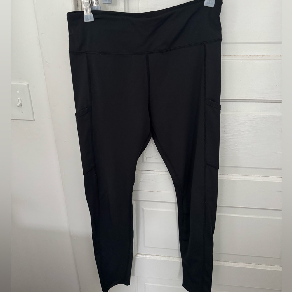 Black leggings with pockets